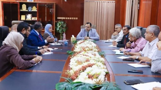 الوزير السقطري يبحث مع وفد البنك الدولي التدخلات في القطاع الزراعي