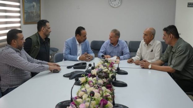 مصافي عدن وصندوق صيانة الطرق يبحثان آلية التعاون لتوفير مادة الإسفلت محلياً