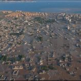 نجا مديرها خلال عملية إنقاذ مواطن..السلطة المحلية في البريقة بعدن تعلن المديرية منطقة منكوبة وتدعو للتدخل العاجل