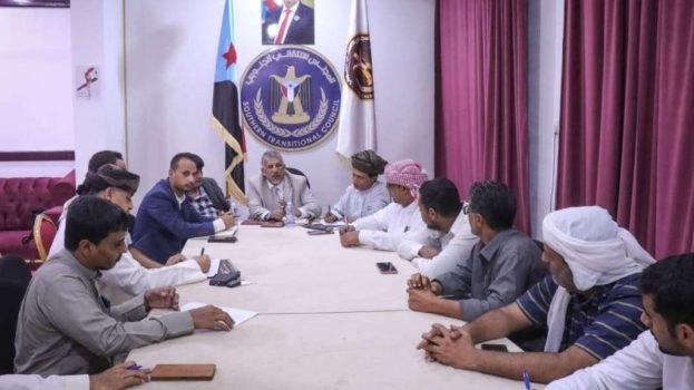 برئاسة الجعري.. فريق التوجيه والرقابة الرئاسي يعقد لقاءً بالهيئة التنفيذية لانتقالي المهرة