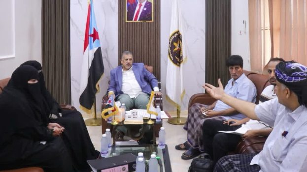 برئاسة الجعري…فريق التوجيه والرقابة الرئاسي يطلع على نشاط إدارات المرأة والشهداء والشؤون الاجتماعية بتنفيذية انتقالي المهرة