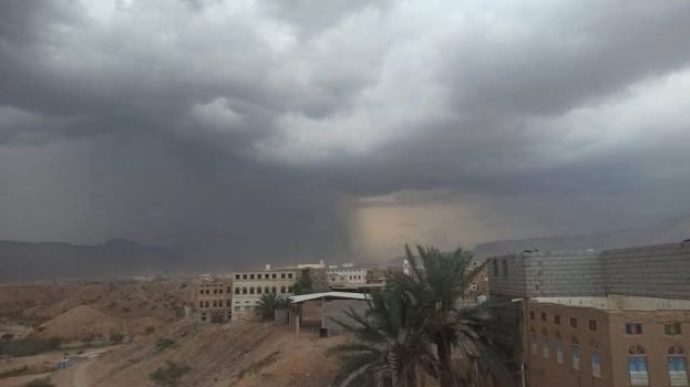شبوة .. استمرار تأثيرات المنخفض الجوي وأمطار غزيرة وسيول جارفة والدفاع المدني والصحة يصدران تحذيرات عاجلة