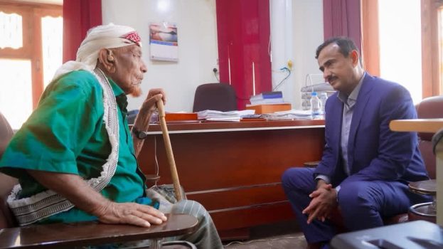 شبوة: المحافظ بن الوزير يستقبل بطل الرماية في بطولة الكومنولث الثامنة العريف جعيم العولقي.