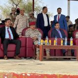 وزير الدفاع ومحافظ شبوة يتفقدان جاهزية الوحدات العسكرية والأمنية ويؤكدان على تعزيز القدرات القتالية