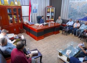 شبوة: المحافظ بن الوزير يناقش مع الخدمات الأرضية التجهيزات الفنية بمطار عتق الدولي