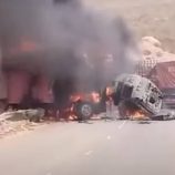 حادث مروع على طريق المهرة يودي بحياة سائق ويتسبب بخسائر بملايين الريالات