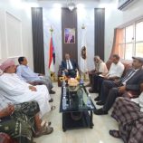 برئاسة الجعري…فريق التوجيه والرقابة الرئاسي يلتقي بالهيئة العسكرية الجنوبية في المهرة