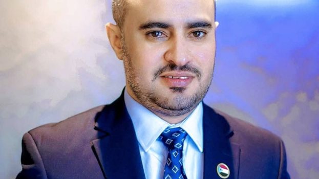 القائد عبد العزيز الشيخ رئيس هيئة الإعلام والثقافة بالأمانة العامة شخصية محترفة تتميز بالابداع والتميز والابتكار