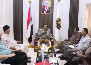 فريق التوجيه الرئاسي وانتقالي المهرة يناقشان التفاعل مع قرارات الرئيس الزُبيدي وتطوير العمل التنظيمي