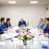 الرئيس الزُبيدي يترأس اجتماعا موسعا للوقوف على الخطوات المنجزة لإعادة تشغيل مصفاة عدن