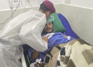 قائد ألوية الدعم والإسناد يزور جرحى قواتنا المسلحة الجنوبية في مستشفى عبود العسكري