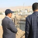 محافظ حضرموت يتفقد الأعمال الإنشائية في جسر المنورة 