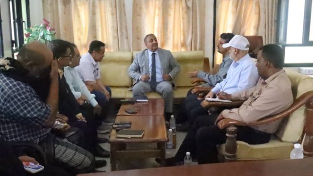 فريق الرقابة والتوجيه الرئاسي يطلع على عمل مكتبي مؤسسة الاتصالات والبريد بمحافظة لحج