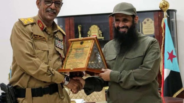 بتوجيهات الرئيس الزبيدي.. تكريم القيادة العامة لقوات الحزام الأمني على مواقفهم الإنسانية والوطنية