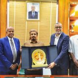 محافظ حضرموت يبحث مع وكيل وزارة الشباب والرياضة ورئيس الاتحاد العام لكرة السلة تعزيز التعاون الرياضي لخدمة قطاع الشباب والرياضة