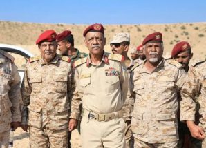 قائد العسكرية الثانية يتفقد مواقع لواء حضرموت في دوعن 