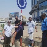 تدشين تركيب لوحات إرشادية مرورية في الشوارع الرئيسية بمديرية المنصورة