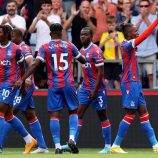 كريستال بالاس يكتسح أستون فيلا بثلاثية في الدوري الإنجليزي