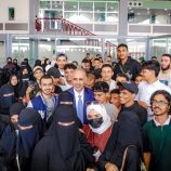 الرئيس الزُبيدي يودّع طلاب المنحة الدراسية الإماراتية إلى أبوظبي ويحثهم على التميز العلمي
