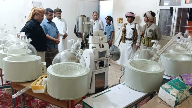 الأجهزة ا‏لأمنية في المهرة تضبط معملا لإنتاج المخدرات مرتبط بمليشيا الحوثي