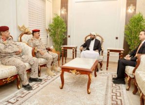 النائب أبو زرعة المحرمي يبحث مع وزير الدفاع ومدير الأكاديمية العسكرية أوضاع القوات المسلحة وخطط التدريب