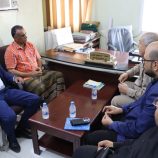 فريق التوجيه والرقابة الرئاسي برئاسة المحامي الشعيبي يعقد لقاءً مع قيادتي انتقالي أرياف المكلا والسلطة المحلية