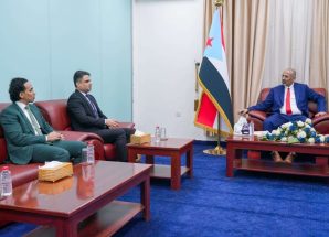 الرئيس الزُبيدي يلتقي نائب وزير الإعلام والثقافة والسياحة ويؤكد دعمه لتطوير العمل الإعلامي والثقافي والسياحي