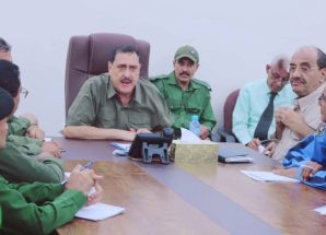 مدير أمن العاصمة عدن يعقد اجتماعاً موسعاً مع مدراء المراكز والمناطق الأمنية