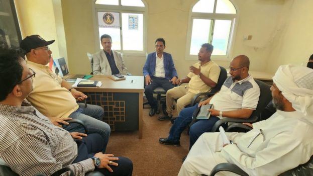 فريق التوجيه والرقابة الرئاسي برئاسة الدكتور الخضر السعيدي يطلع على عمل إدارتي المرأة والطفل والشباب والرياضة بانتقالي سقطرى