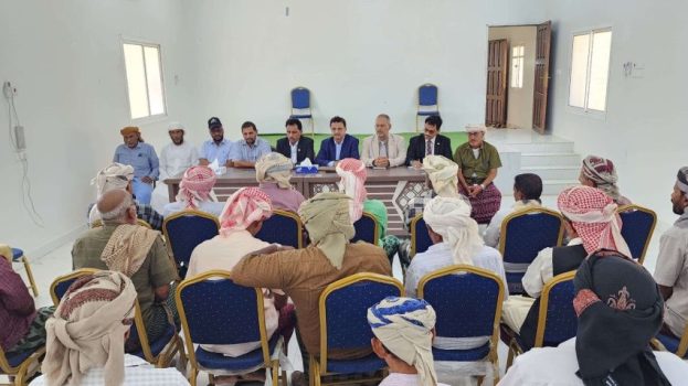 برئاسة الدكتور الخضر السعيدي…فريق التوجيه والرقابة الرئاسي يشارك في اللقاء التشاوري لمكتب الثروة السمكية بسقطرى