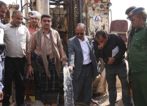 شبوة: برعاية المحافظ بن الوزير تدشين الضخ التجريبي لمشروع مياه نصاب بتمويل جمعية العون المباشر