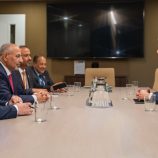 الرئيس الزُبيدي يلتقي رئيس لجنة الإنقاذ الدولية