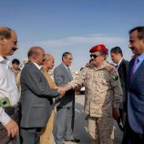 رئيس تنفيذية انتقالي شبوة يشارك في استقبال وزير الدفاع والجبواني بمطار عتق