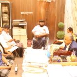 فريق التوجيه والرقابة الرئاسي وقيادة انتقالي المهرة يطلعون على نشاط صندوق النظافة والتحسين بالمحافظة فريق التوجيه والرقابة الرئاسي وقيادة انتقالي المهرة يطلعون على نشاط صندوق النظافة والتحسين بالمحافظة