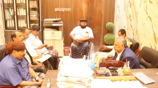 فريق التوجيه والرقابة الرئاسي وقيادة انتقالي المهرة يطلعون على نشاط صندوق النظافة والتحسين بالمحافظة