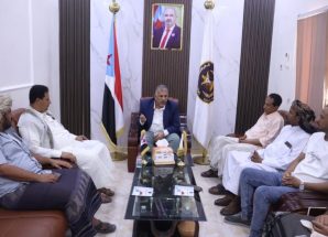 فريق التوجيه والرقابة الرئاسي يلتقي مدير عام هيئة مياه الريف بالمهرة