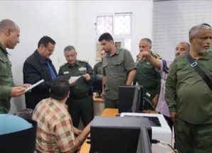 القبض على موظف و5 آخرين بتهمة تزوير وثائق الأحوال المدنية بعدن