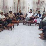 برئاسة الدكتور الخضر السعيدي…فريق التوجيه والرقابة الرئاسي يعقد لقاءً موسعًا مع مشايخ الشريط الساحلي الغربي بمحافظة سقطرى