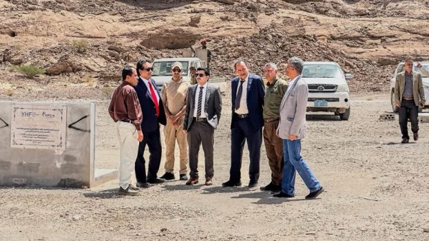 نائب وزير المياه يزور حقل الشبكة المائي بعتق ويؤكد أهمية استكمال مكوناته