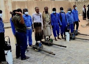 شبوة: السلطة المحلية في عتق تدشن حملة رش ضبابي ورذاذي لمكافحة البعوض في المدينة