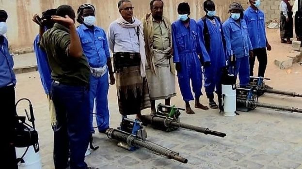 شبوة: السلطة المحلية في عتق تدشن حملة رش ضبابي ورذاذي لمكافحة البعوض في المدينة