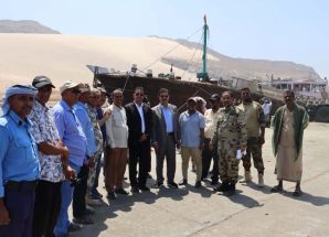 فريق التوجيه والرقابة الرئاسي يتفقد ميناء سقطرى ويشيد بجهود تعزيز الأداء الإداري والأمني