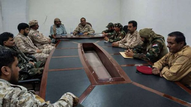 قيادة قوات دفاع شبوة تعقد اجتماعاً عسكرياً وأمنياً استثنائياً، وتعلن رفع الجاهزية القصوى وتتوعد الخارجين عن القانون 