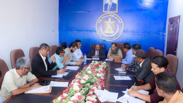 بحضور فريق التوجيه والرقابة الرئاسي…تنفيذية انتقالي شبوة تعقد اجتماعها الدوري لشهر أكتوبر