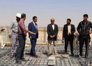 رئيس جامعة شبوة ونوابه يتفقدون سير العمل في مشروع كلية الطب بالحرم الجامعي الجديد