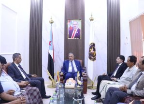 برئاسة الجعري…فريق التوجيه والرقابة الرئاسي يناقش مع وزارتي المياه والبيئة والإدارة المحلية أوضاع الخدمات في المهرة