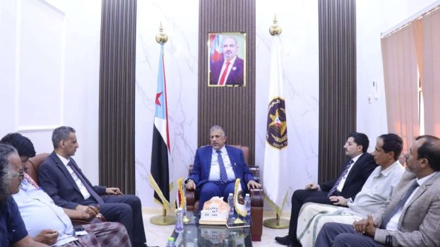 برئاسة الجعري…فريق التوجيه والرقابة الرئاسي يناقش مع وزارتي المياه والبيئة والإدارة المحلية أوضاع الخدمات في المهرة