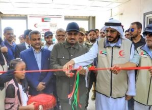 محافظ حضرموت يدشن مشروع نهر الحياة بتمويل إماراتي 