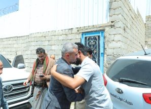 رئيس هيئة الإعلام والثقافة يقدم واجب العزاء والمواساة لأسرة المناضل كمال الجبني