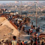 يوم تاريخي في غزة.. 400 ألف فلسطيني يقتفون آثار منازلهم المدمرة